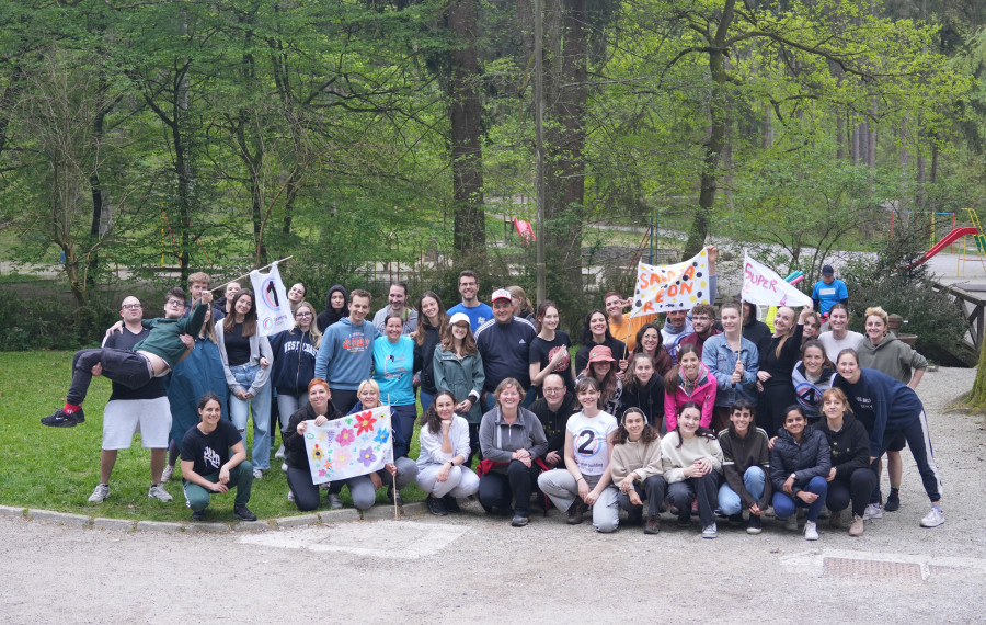 Prostovoljci. Foto: Mladi zmaji