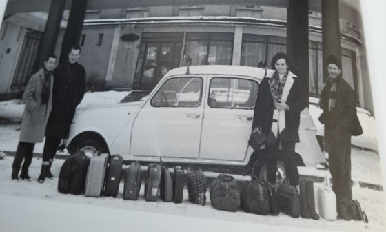 Dva filmska mojstra in trnovske čebele. Foto: Finžgarjeva galerija
