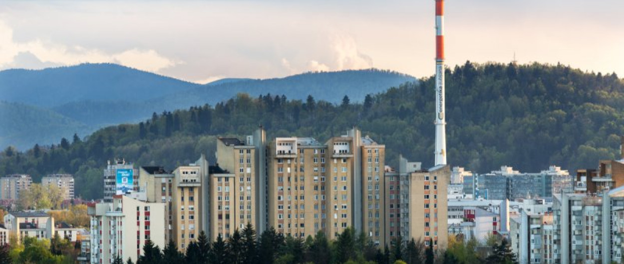 pogled na stolpnice in dimnik TE-TOL