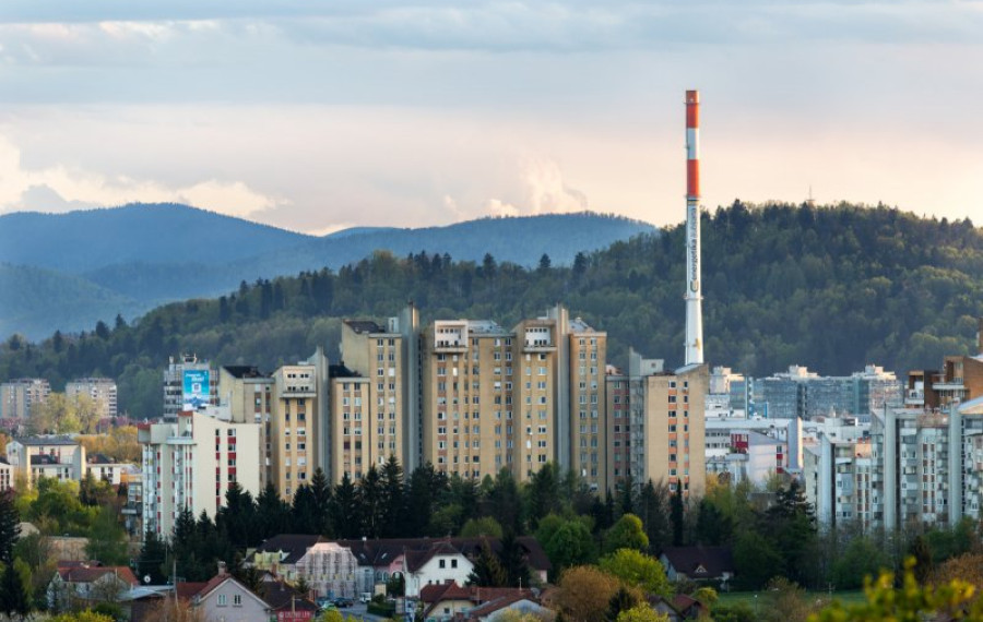 pogled na stolpnice in dimnik TE-TOL