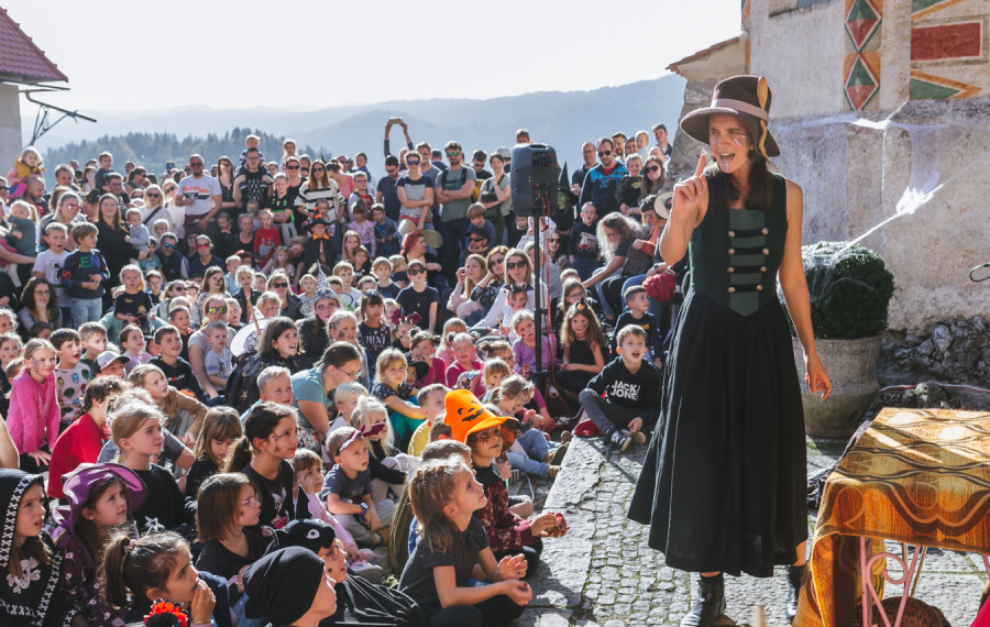 Predstava Čarovniški blues. Foto: Boris Pretnar, vir: Pionirski dom