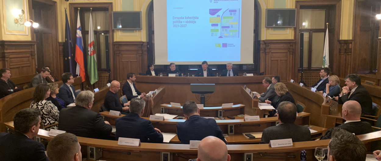 Konstitutivna seja Sveta Ljubljanske urbane regije. Foto vir: RRA LUR