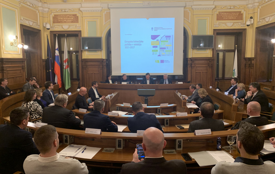 Konstitutivna seja Sveta Ljubljanske urbane regije. Foto vir: RRA LUR