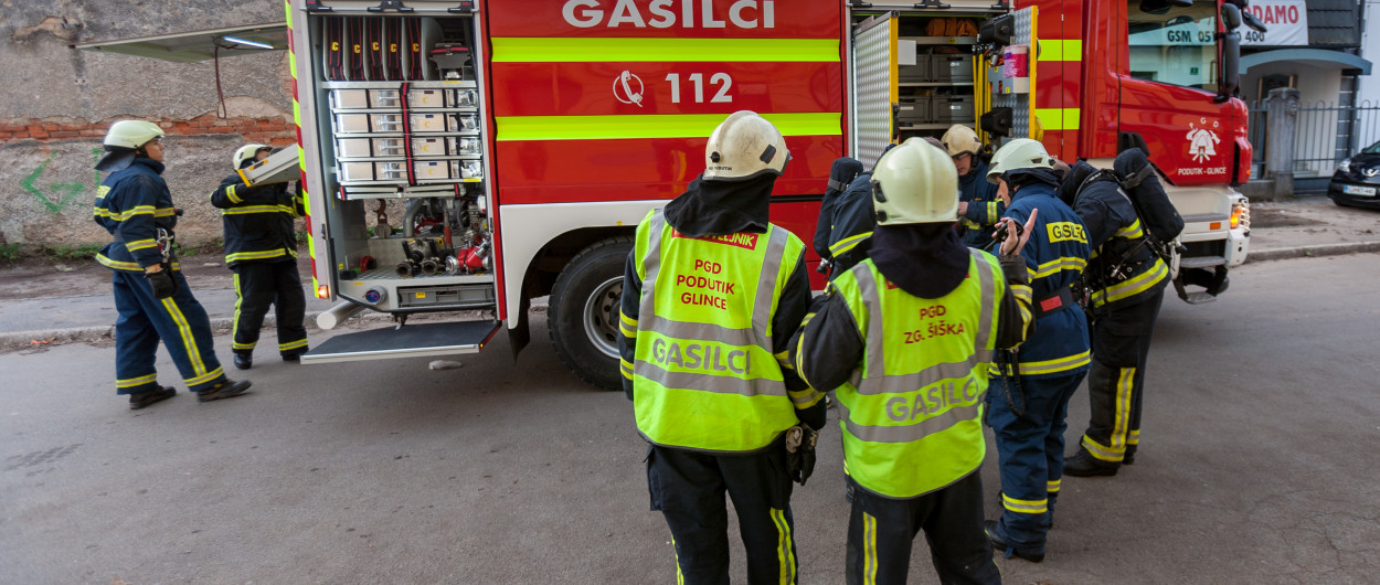 Gasilci. Foto: Luka Kotnik