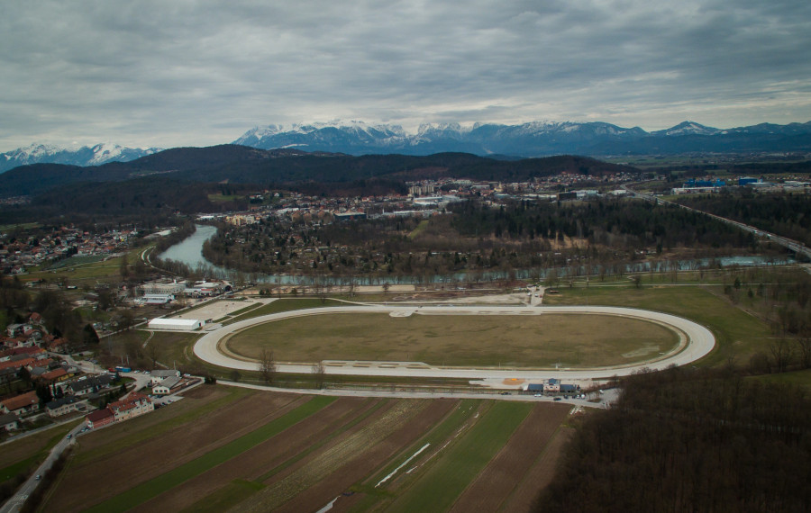 Hipodromom Ljubljana foto STA vir Arhiv MOL