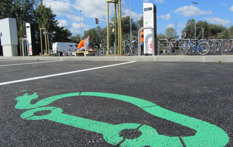 Polnilna mesta za električne avtomobile, foto: Vita Kontic