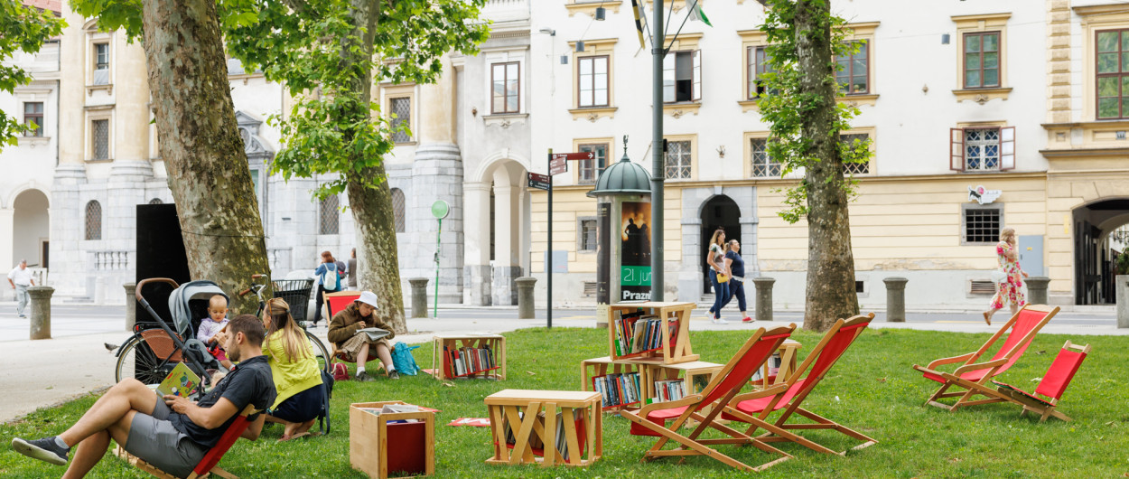 knjiznica pod krošnjami 