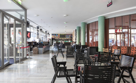 Kino Siska spodnje preddverje foto Aleš Rosa