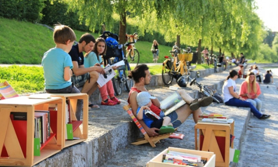 Knjiznica pod krosnjami enota TRNOVSKA PLAZA