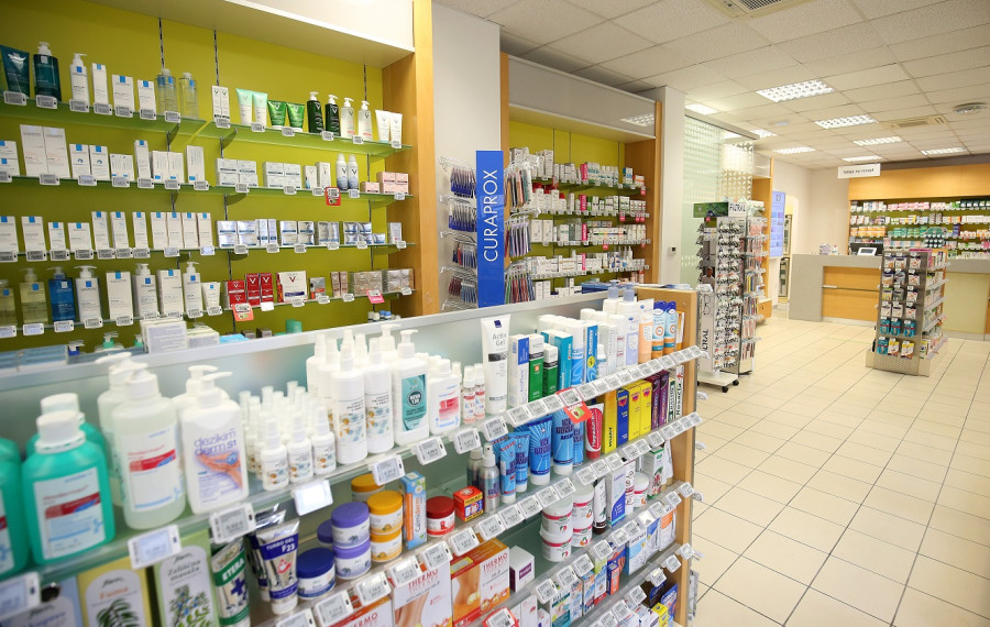 notranjost Lekarne Cerknica Center