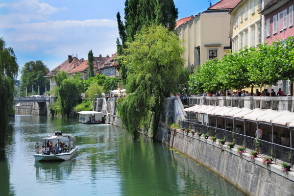 Ladjice na Ljubljanici, foto: D.Wedam, vir: Turizem Ljubljana