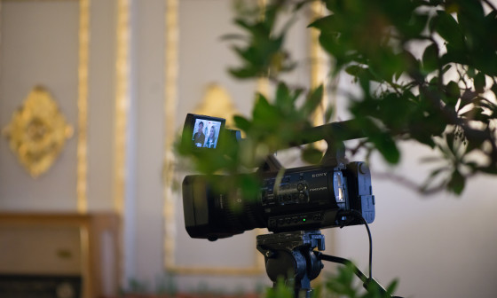 Novinarska konferenca, slika kamere