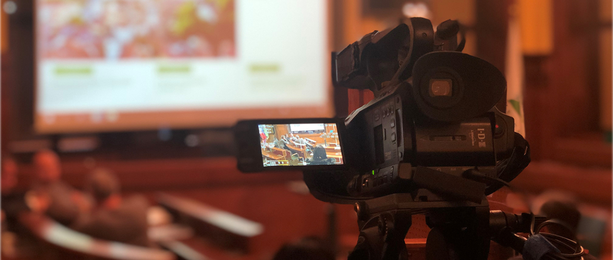 Novinarska konferenca, slika fotokamere