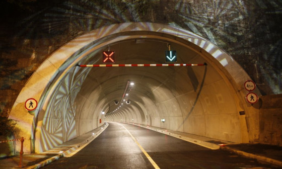 Predora pod Ljubljanskim gradom. Foto: Miha Fras