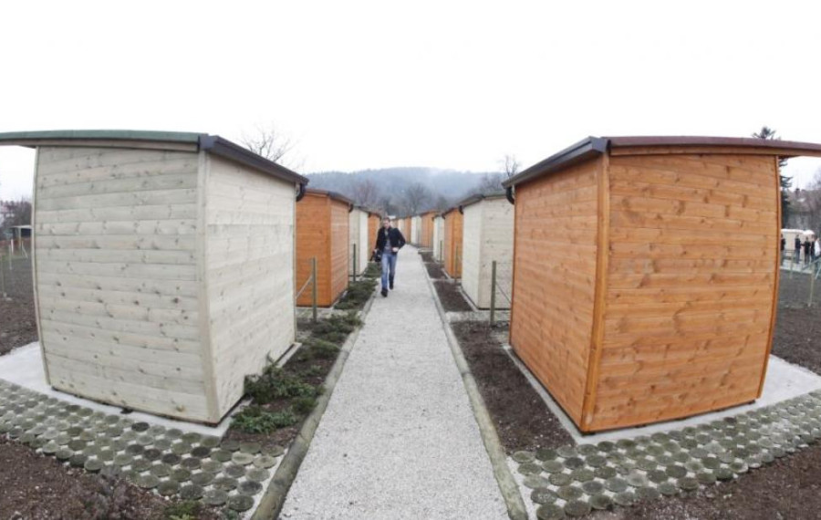 Otvoritev vzorčnih vrtičkov  ob Štepanjskem nabrežju 