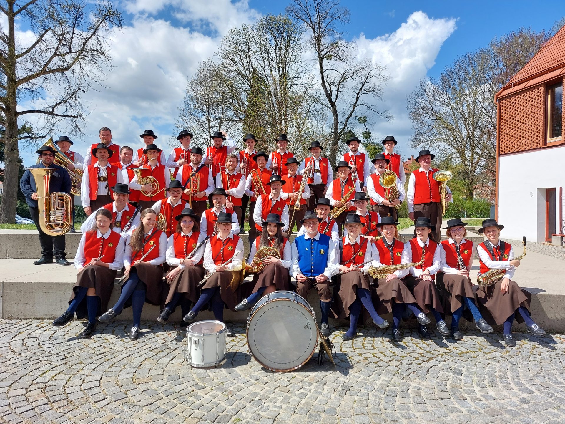 Papirniski pihalni orkester Vevce
