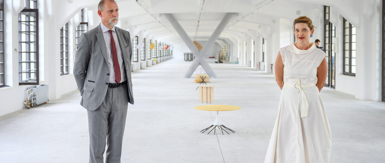 Rektot Univerze v Ljubljani prof dr Gregor Majdic in direktorica Centra Rog Renata Zamida foto Domen Pal 7