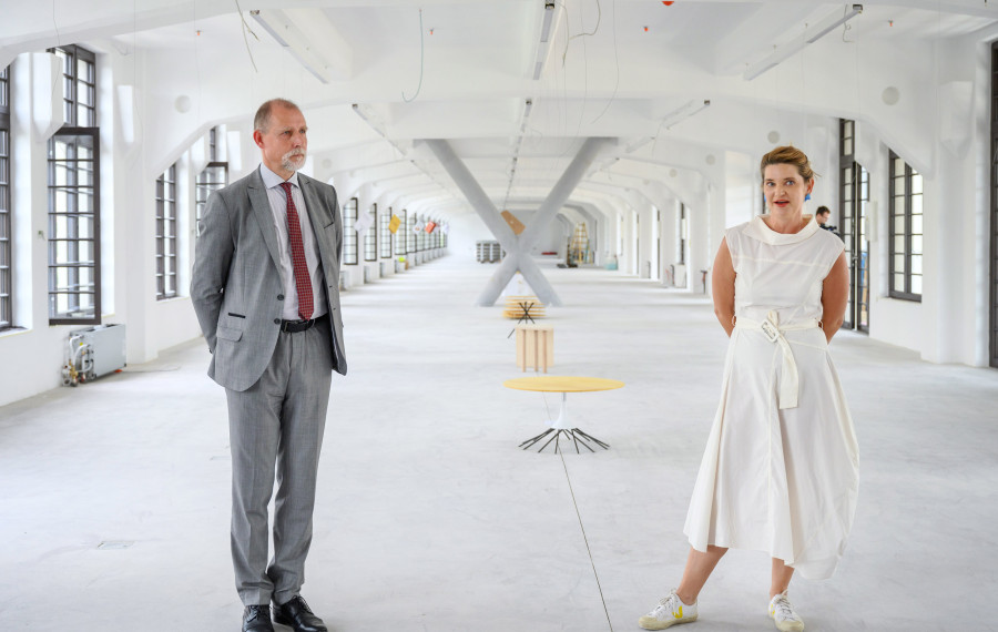 Rektot Univerze v Ljubljani prof dr Gregor Majdic in direktorica Centra Rog Renata Zamida foto Domen Pal 7