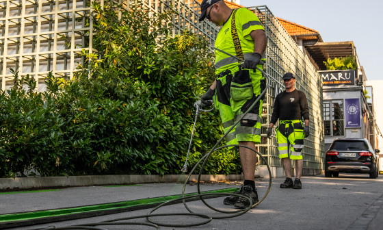 risanje parkirišča za skiroje