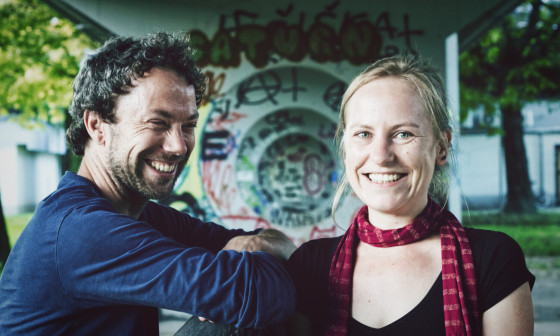 Igralca Rok Kravanja in Maša Jazbec. Foto: A. Tomažin