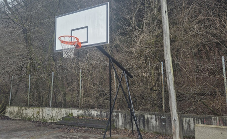 Novi kos za kosarko na Podgrajski. Foto: arhiv