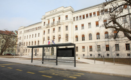 Tavcarjeva 3