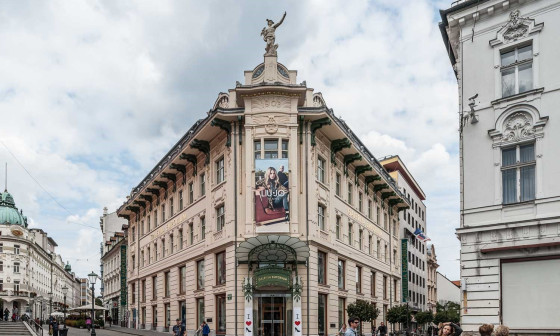 Urbančeva palača. Foto: Blaž Župančič