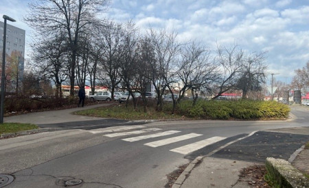 Znizanje robnikov na Kunaverjevi ulici foto CS Dravlje