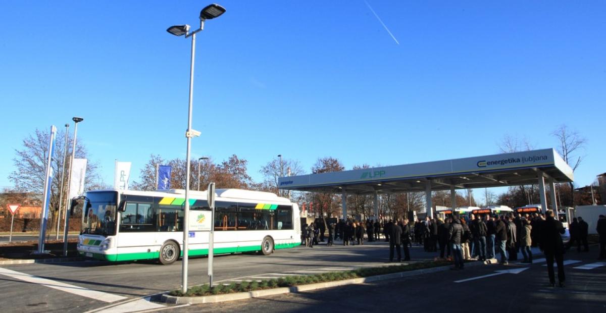 Prva javna polnilnica za vozila na stisnjen zemeljski plin (CNG) v Ljubljani, foto: N. Rovan