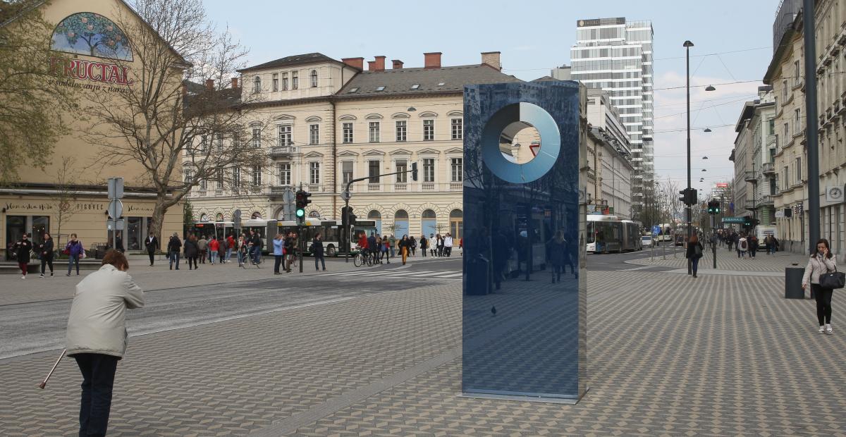 Cyanometer na Slovenski cesti meri kakovost zraka, foto: N. Rovan