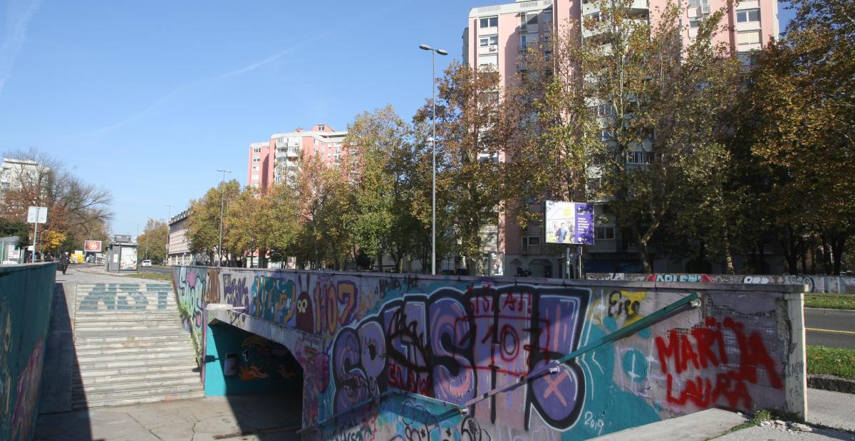 20201103 grafitno mesto podhod pri Kinu Siska nrovan 002