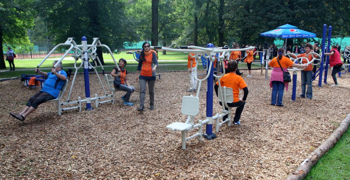 Fitnes na prostem Park Kodeljevo foto Nik Rovan