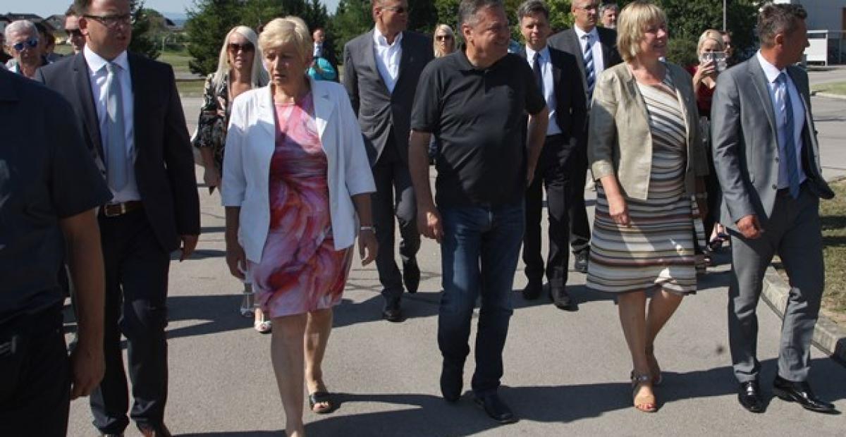 Župan Zoran Janković, ministrici Alenka Smerkolj in Irena Majcen ter župana Vodic in Medvod_nrovan