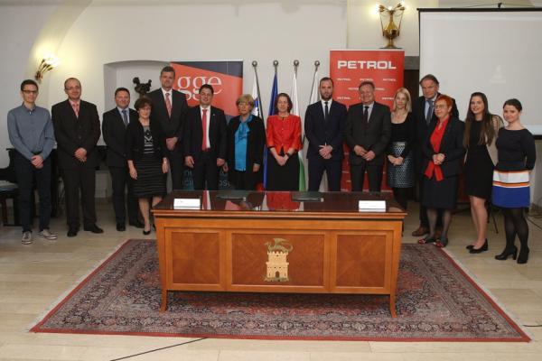 170406 podpis pogodbe Petrol nrovan 21