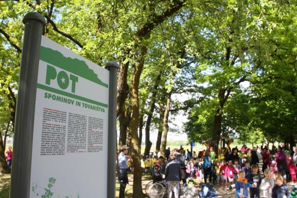 170504 pohod po poti ob zici na kontrolni tocki Gramozna jama nrovan 013