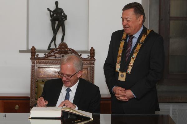 vpis v Zlato knjigo Ljubljane