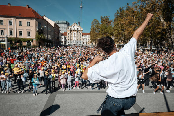 Plesalci na Kongresnem trgu