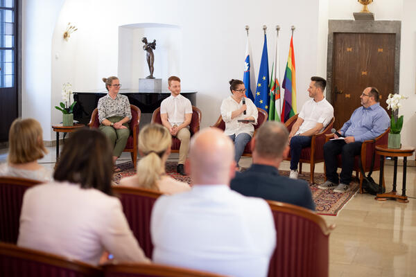 Okrogla miza Vključevanje mladih LGBT+ v delovno okolje. Foto: A. Petkovšek