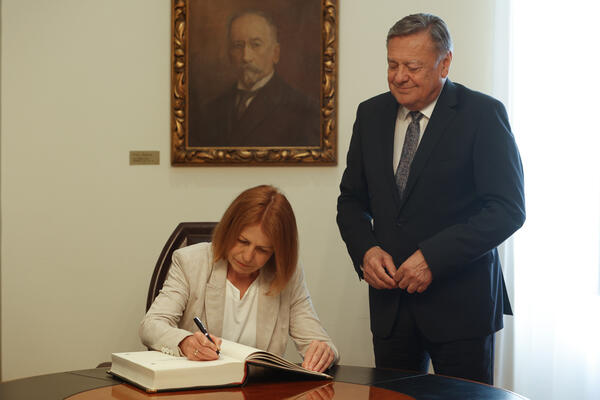 vpis v Zlato knjigo
