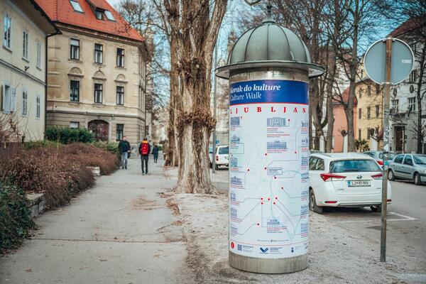plakatno mesto Korak do kulture