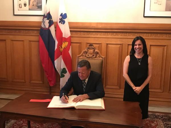 vpis v zlato knjigo mesta Montreal 