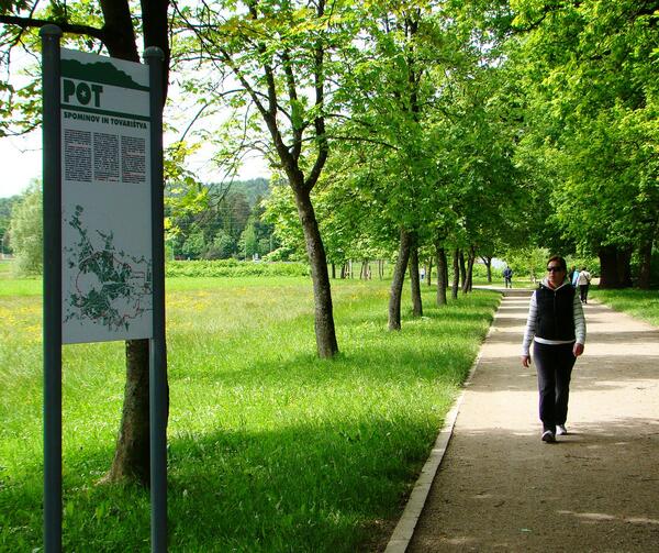 sprehajalka na poti spominov in tovarištva