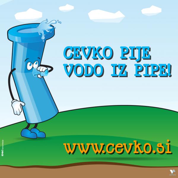 cevko pije vodo2