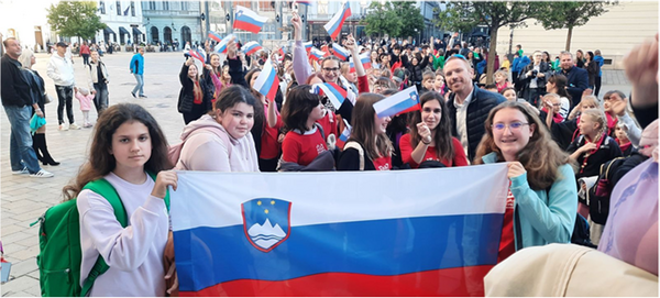 Pevski zbor OS n. h. Maksa Pecarja. Foto: OŠ n. h. Maksa Pečarja