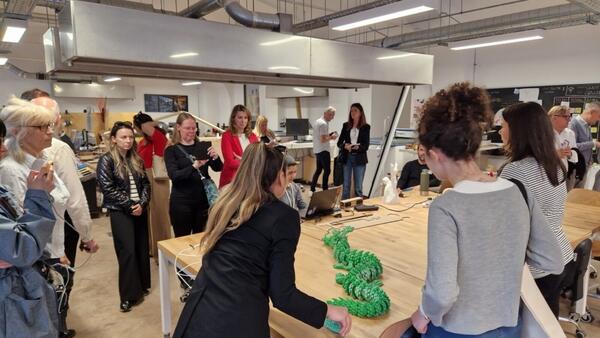 Obisk laboratorijev Centra Rog. Foto: RRA LUR