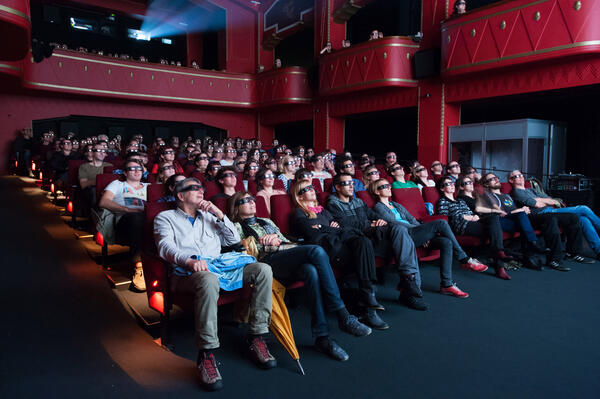 Dvorana kina z gledalci. Foto: D. Pal, Kinodvor