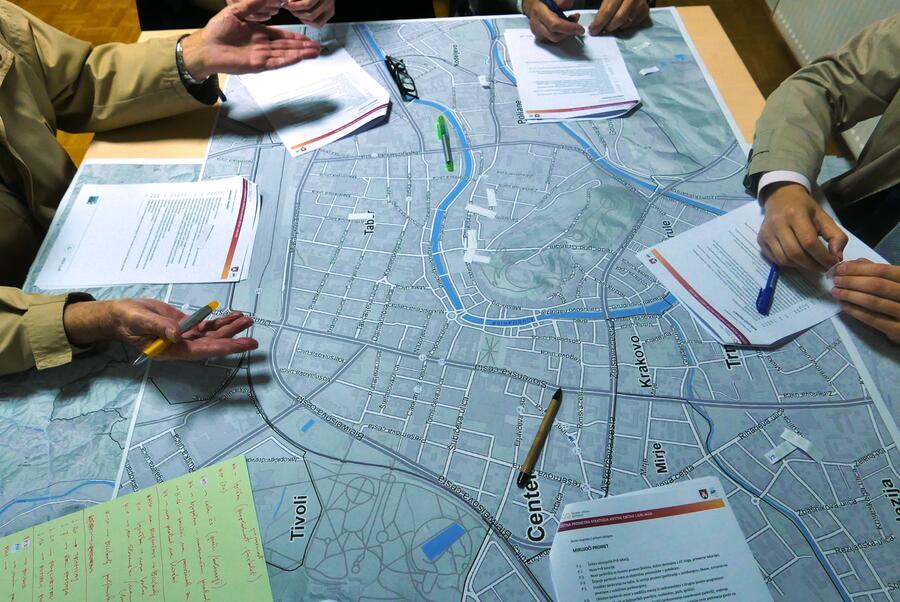 V pripravo Celostne prometne strategije so bili preko javnih razprav aktivno vključeni tudi meščanke in meščani Ljubljane Foto: Katja Butina