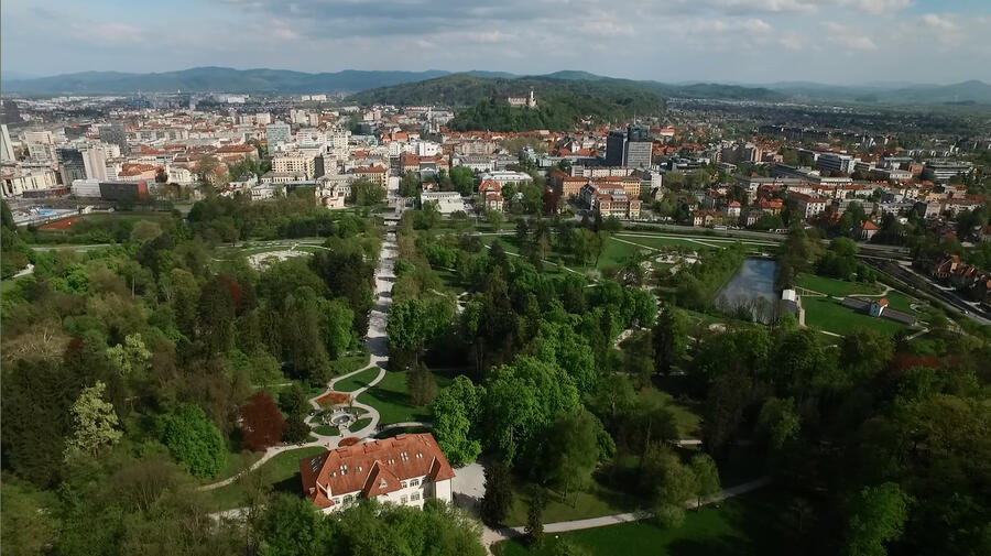 Pogled na center Ljubljane iz Krajinskega parka Tivoli, Rožnik in Šišenski hrib. Foto: STA