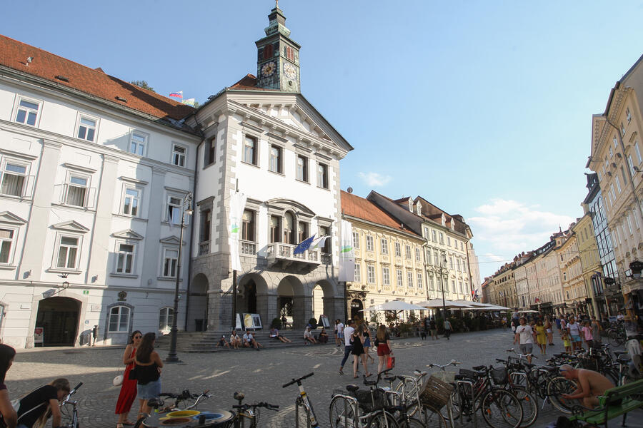 mestna hisa foto nrovan