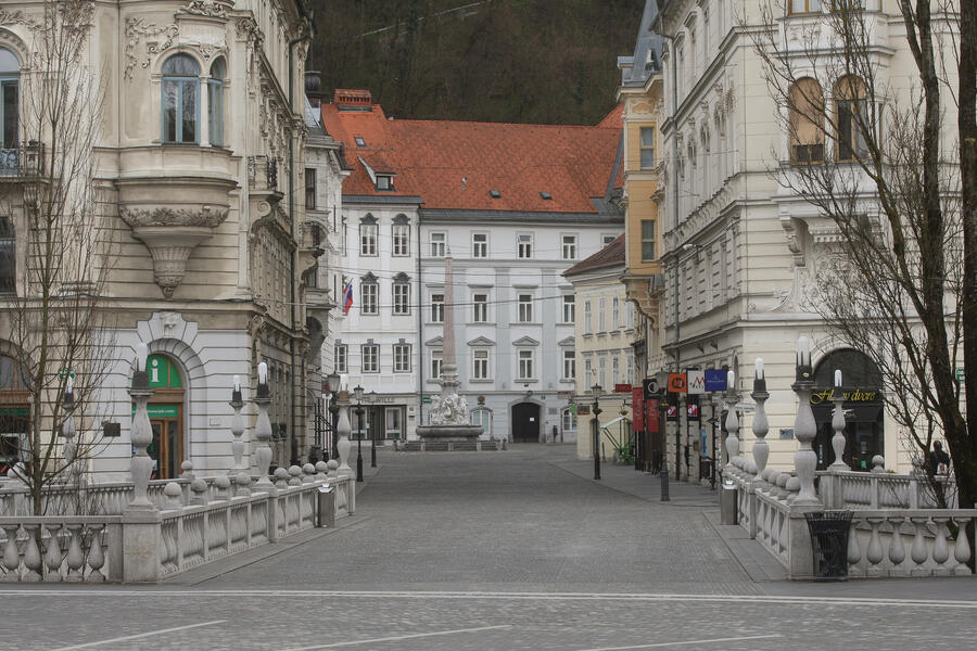 prazno središče mesta med prvim valom epidemije